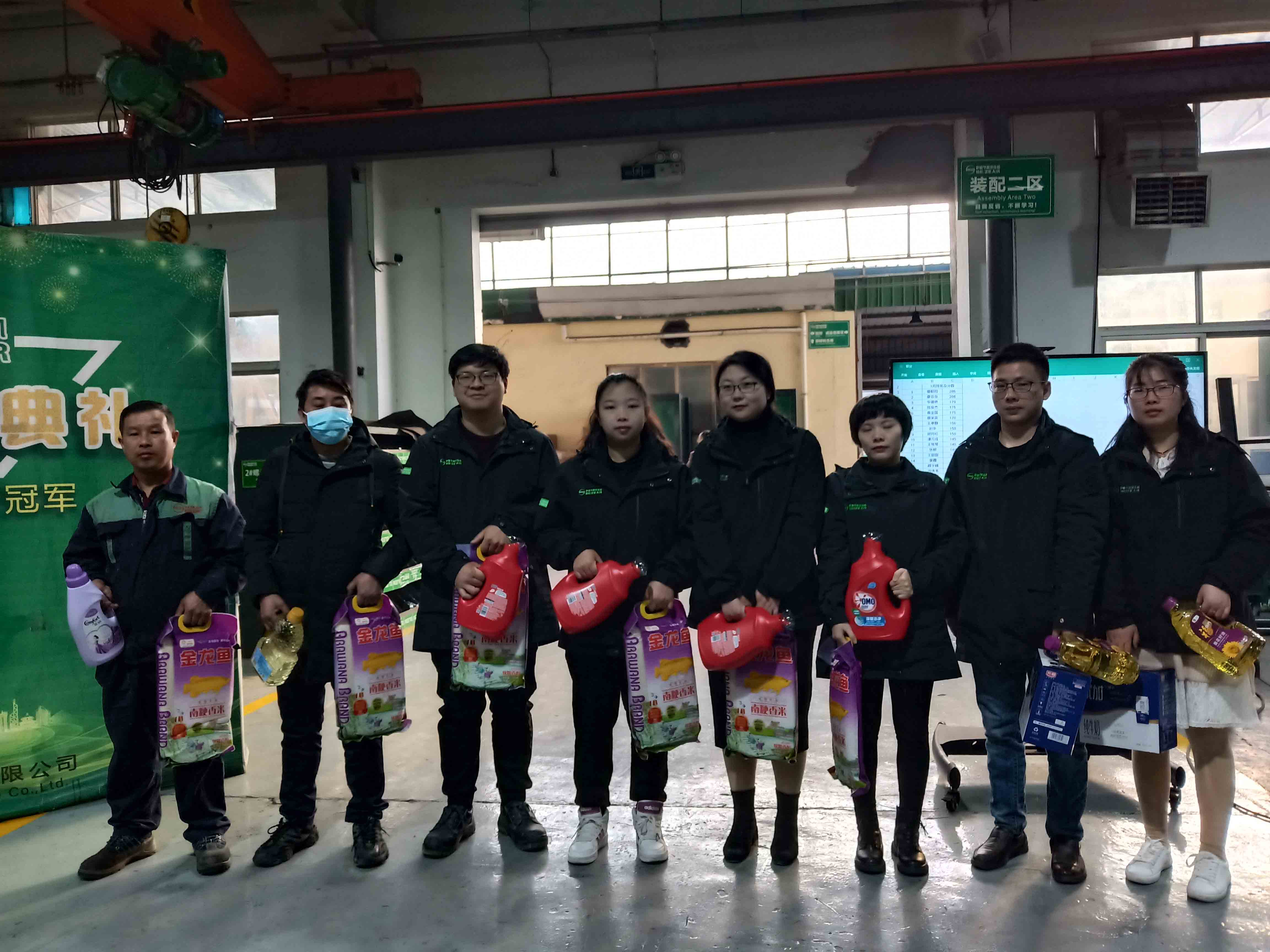10—20名萨震节能空压机获奖人员合照