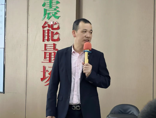 萨震节能空压机.png